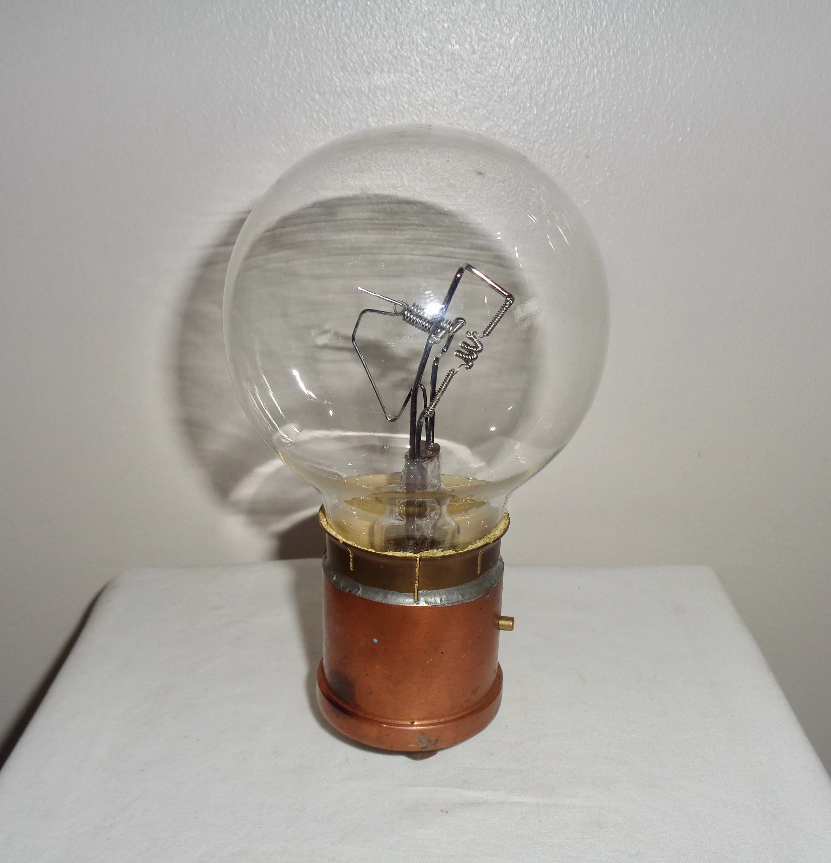 1961 Avro Vulcan GEC 26V/500W 28V/280W Twin Filament Landing Light Bulb