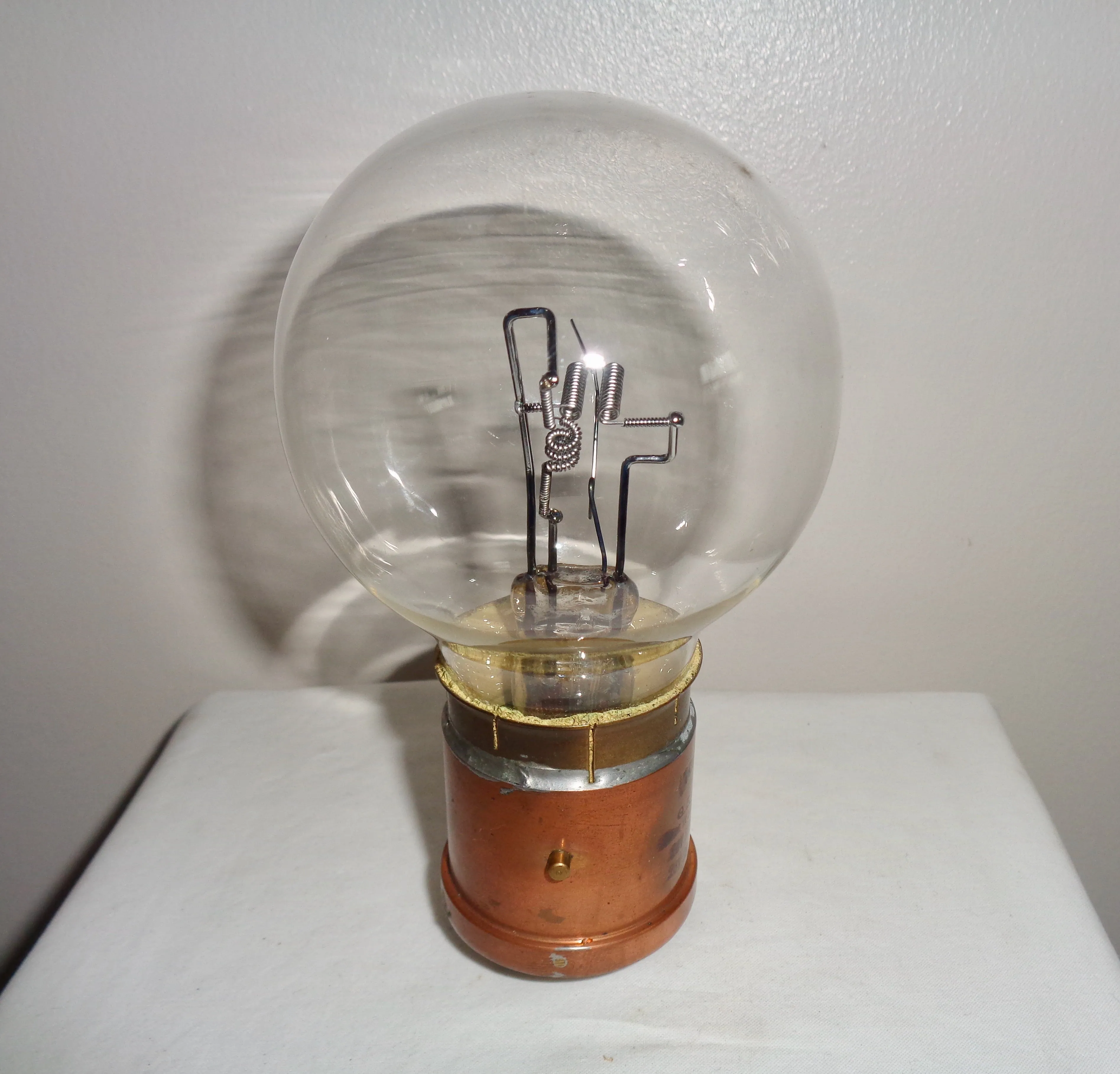 1961 Avro Vulcan GEC 26V/500W 28V/280W Twin Filament Landing Light Bulb